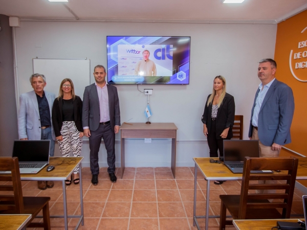 Inauguraron el flamante Sal&oacute;n de Usos M&uacute;ltiples en el CIT La Falda