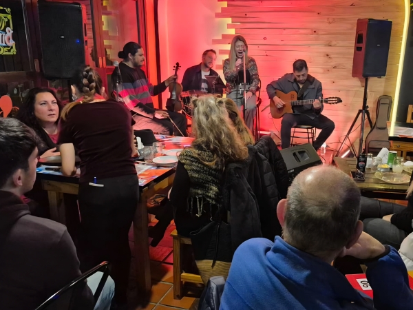 Arrancaron los Tango Caf&eacute; en La Falda: conoc&eacute; la grilla completa