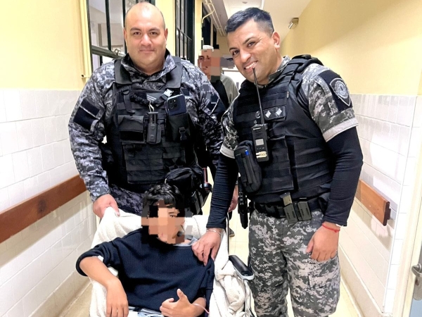 Bialet Mass&eacute;: polic&iacute;as salvaron la vida de un ni&ntilde;o luego de brindarle primeros auxilios