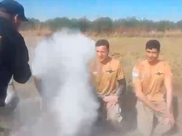 La Justicia investiga un "bautismo" con cal viva a paraca&iacute;distas del Ej&eacute;rcito C&oacute;rdoba