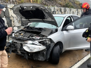 Despiste de un autom&oacute;vil en el Camino del Cuadrado