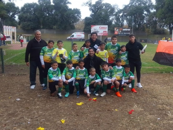 Los chicos de la Escuela de F&uacute;tbol Municipal de Valle Hermoso debutaron en el torneo de Canal 12