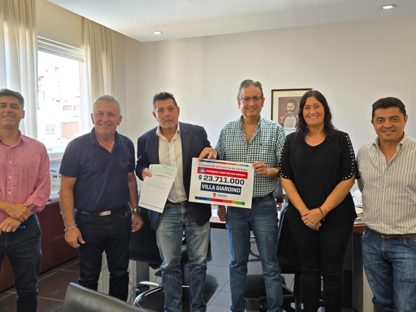 Villa Giardino: Provincia entreg&oacute; un aporte econ&oacute;mico para la obra de gas de la Escuela Esteban Echeverr&iacute;a