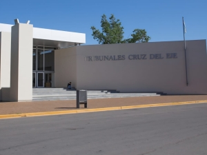 Hay dos detenidos por esconder durante cinco d&iacute;as al femicida de Cruz del Eje
