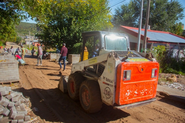 La Falda: el municipio comenz&oacute; obras de adoquinado en los accesos a clubes de la ciudad