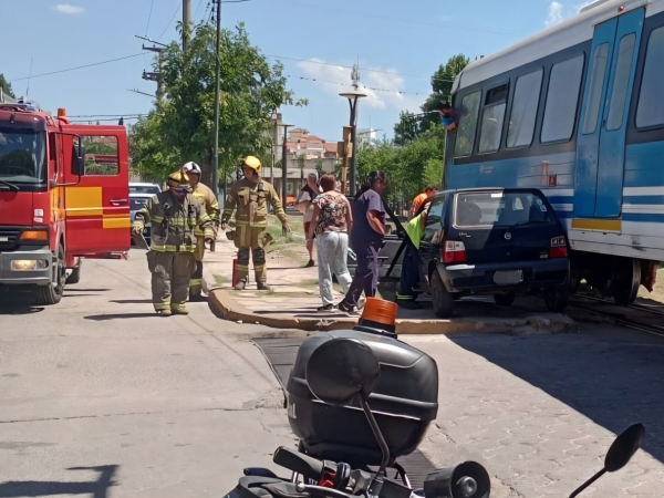 Accidente entre el Tren de las Sierras y un autom&oacute;vil en La Falda