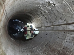 Cosqu&iacute;n: rescataron a un hombre y su peque&ntilde;a hija tras caer a un aljibe