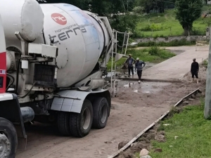 Avanza una importante obra de adoquinado y cord&oacute;n cuneta en Huerta Grande