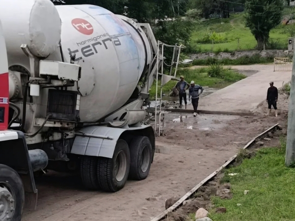 Avanza una importante obra de adoquinado y cord&oacute;n cuneta en Huerta Grande