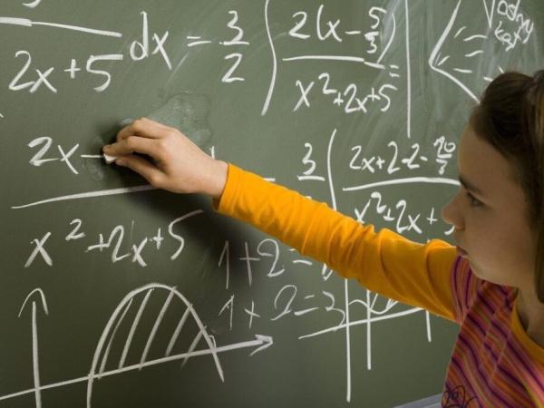 Las escuelas primarias de C&oacute;rdoba refuerzan Lengua y Matem&aacute;tica con m&aacute;s horas en las aulas