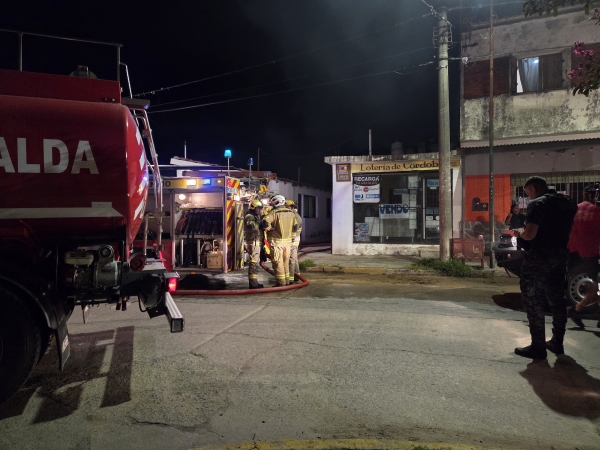 Importantes da&ntilde;os en el incendio de una vivienda en La Falda
