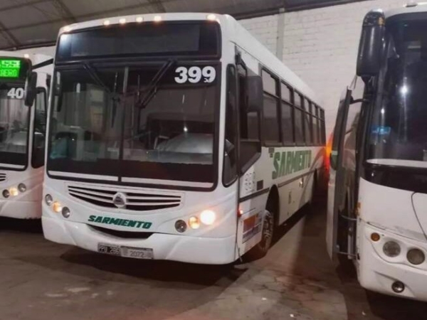 Sin acuerdo: interurbanos extienden el paro por otras 24 horas