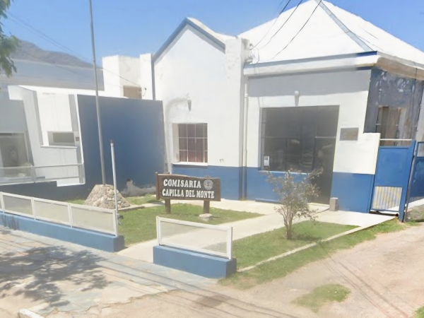 En medio de una ri&ntilde;a apedrearon la comisar&iacute;a de Capilla del Monte: dos detenidos