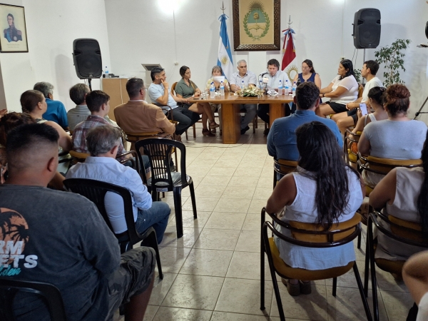 Apertura de Sesiones en Huerta Grande: Corazza anunci&oacute; una obra de adoquinado y la compra de una motoniveladora