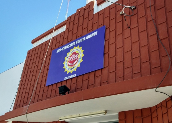 Huerta Grande: los llevaron detenidos por blanquear una pared para un mural