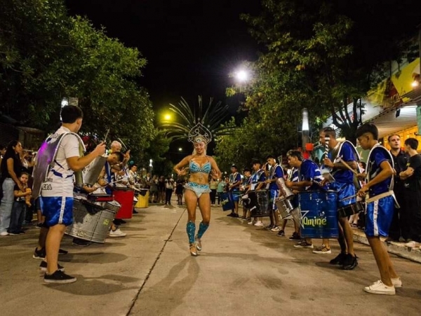 Noche a puro Carnaval en La Falda