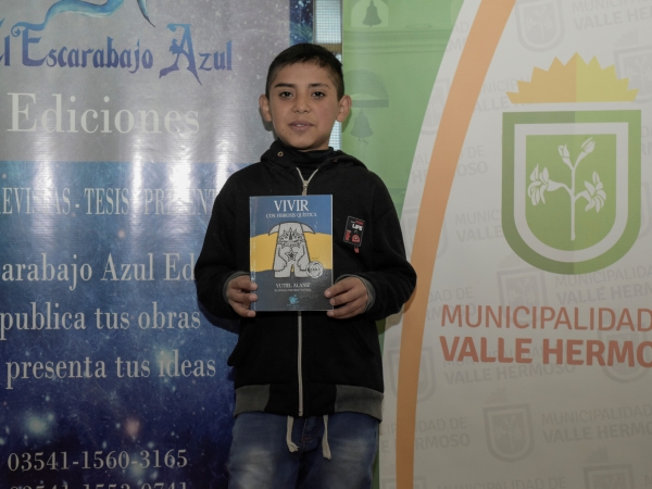 Valle Hermoso: emotiva presentaci&oacute;n del libro del peque&ntilde;o Yutiel "Vivir con Fibrosis Qu&iacute;stica"