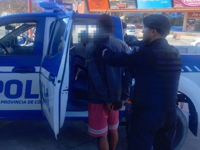 Pidieron agua en una casa de Carlos Paz y aprovecharon para robar: dos detenidos