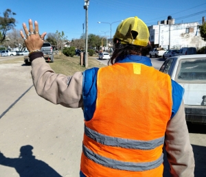 Aprobaron la ley que proh&iacute;be a naranjitas ilegales y limpiavidrios en toda la provincia