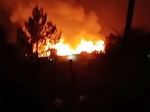 Da&ntilde;os totales en el incendio de una casa en Huerta Grande