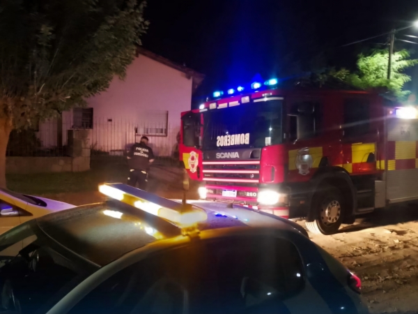 Bomberos extinguieron un incendio domiciliario en La Falda