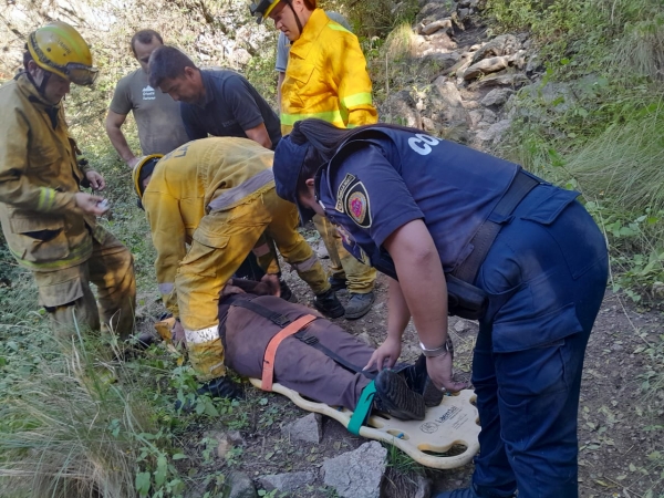 La Cumbre: rescataron a una turista accidentada en la zona del Dique San Jer&oacute;nimo