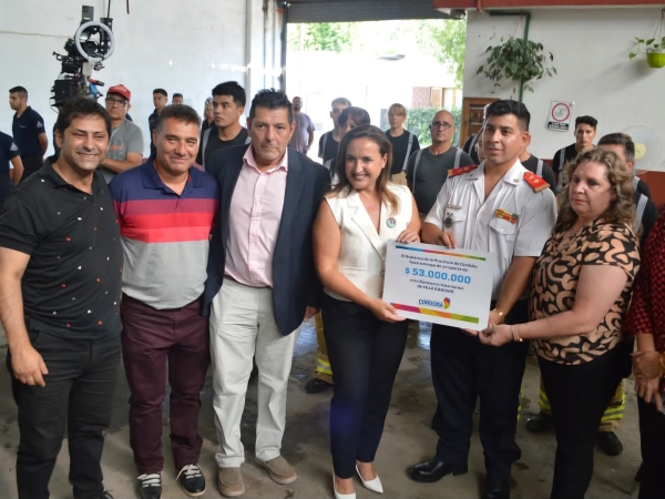 Provincia entreg&oacute; un aporte de 53 millones de pesos al Cuartel de Bomberos de Villa Giardino