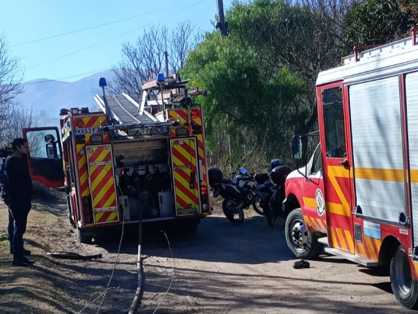 Da&ntilde;os totales en un incendio estructural en Huerta Grande