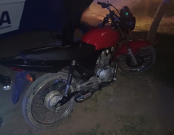 Quisieron robar un celular en Cosqu&iacute;n y fueron detenidos en Valle Hermoso
