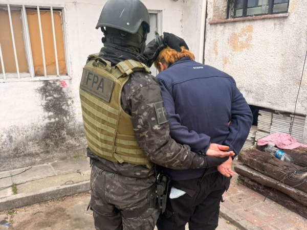 Dos detenidos por venta de drogas bajo la modalidad de delivery en La Falda