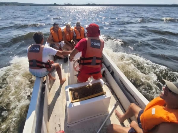 Cruz del Eje: se hundi&oacute; un velero y rescataron a cinco personas