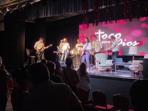 Arranc&oacute; en el Teatro Ed&eacute;n el ciclo "Haciendo L&iacute;o Verano"