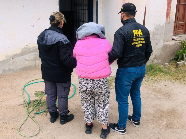 Dos mujeres detenidas por intentar ingresar drogas a la C&aacute;rcel de Cruz del Eje