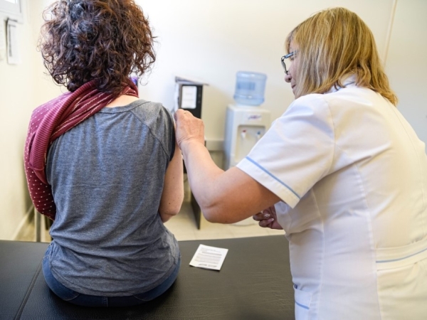 Ampl&iacute;an la convocatoria para la vacuna contra el dengue en C&oacute;rdoba