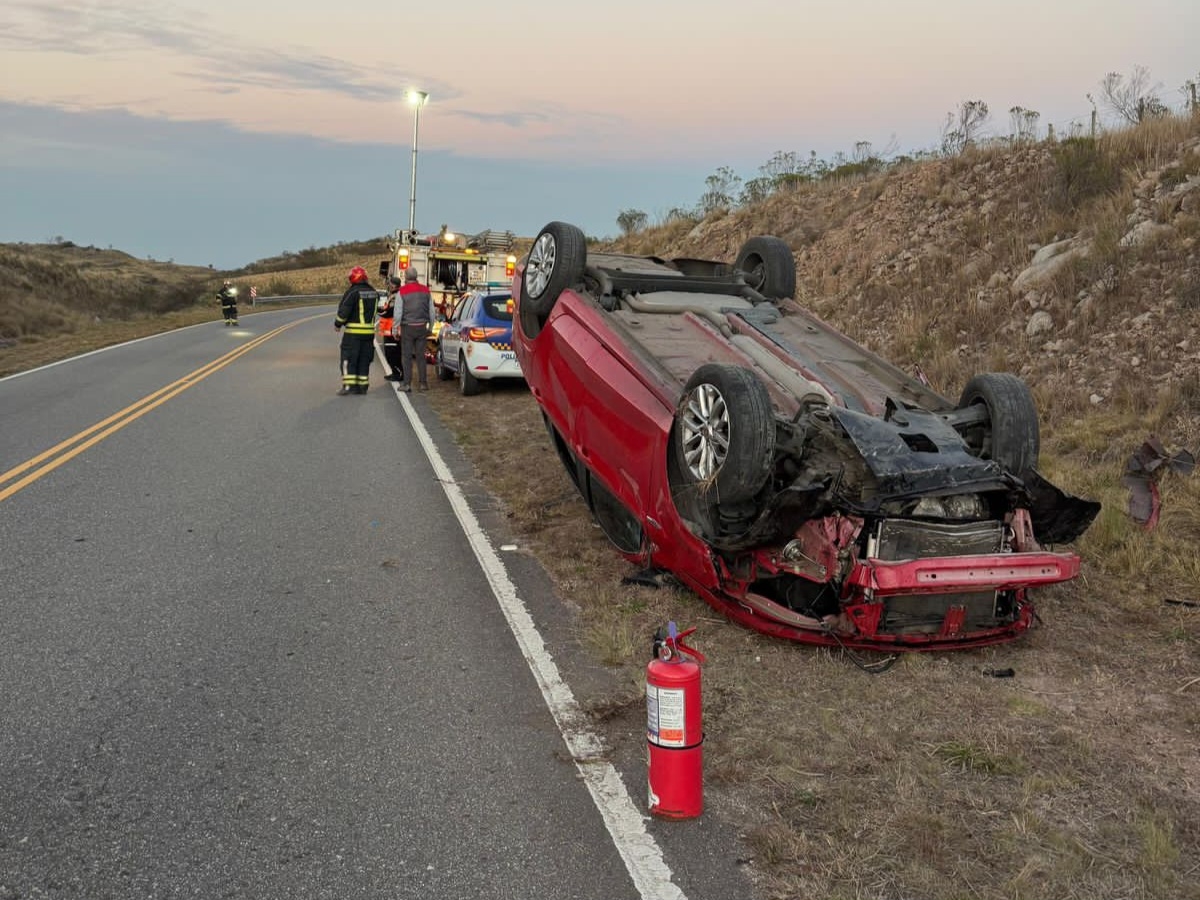 IVuelco de un automóvil en el Camino del Cuadrado