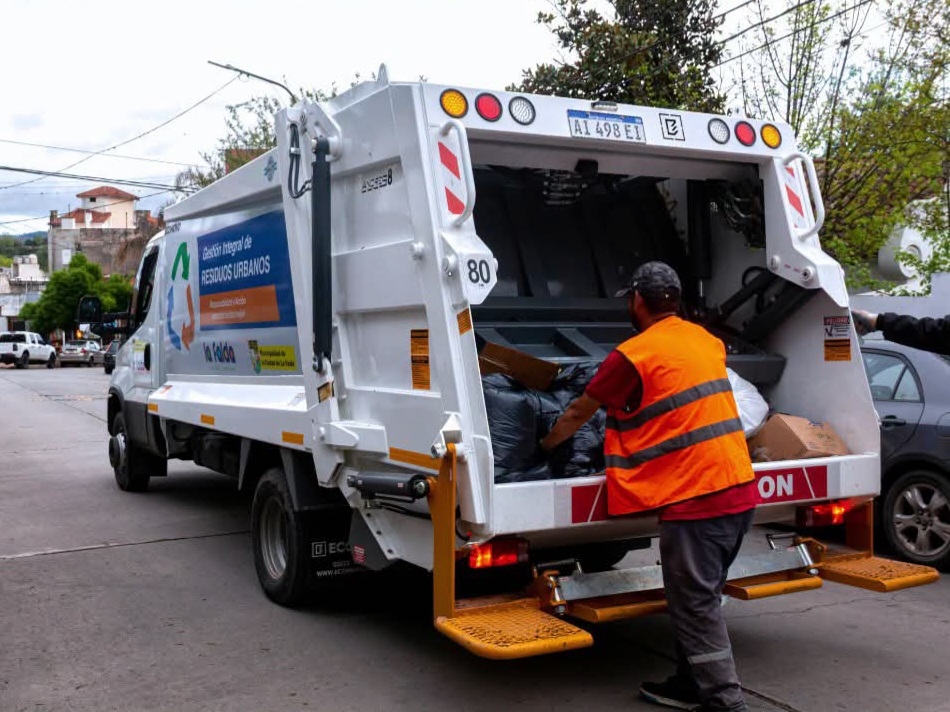 ILa Falda suma un nuevo camión compactador para fortalecer la recolección de residuos