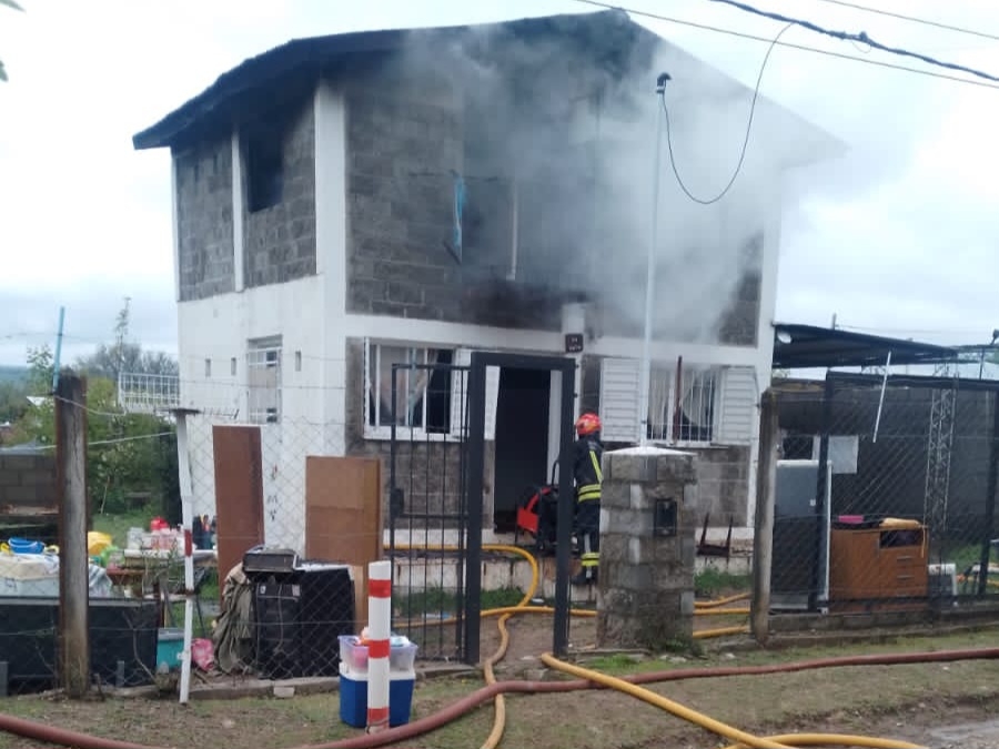 IValle Hermoso: un incendio dejó daños totales en la planta alta de una vivienda