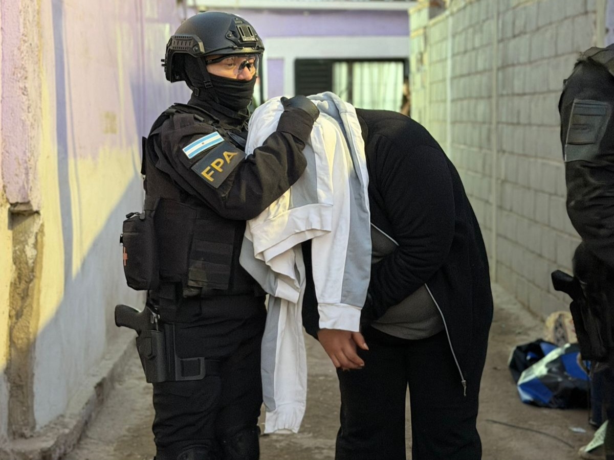 IDesarticulan una banda que reclutaba personas para ingresar drogas a la Cárcel de Cruz del Eje