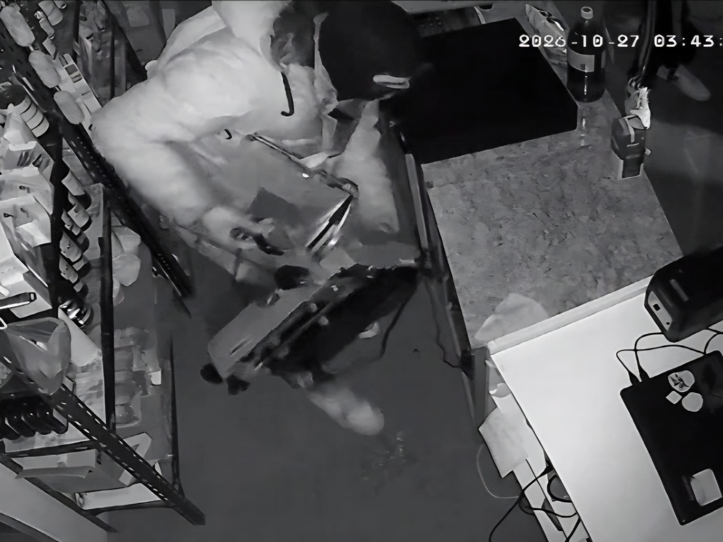 ITotal impunidad: así robaron en un comercio de Capilla del Monte (video)