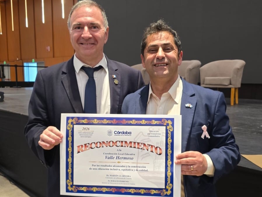 IValle Hermoso recibió un reconocimiento de la Provincia por su compromiso con la educación