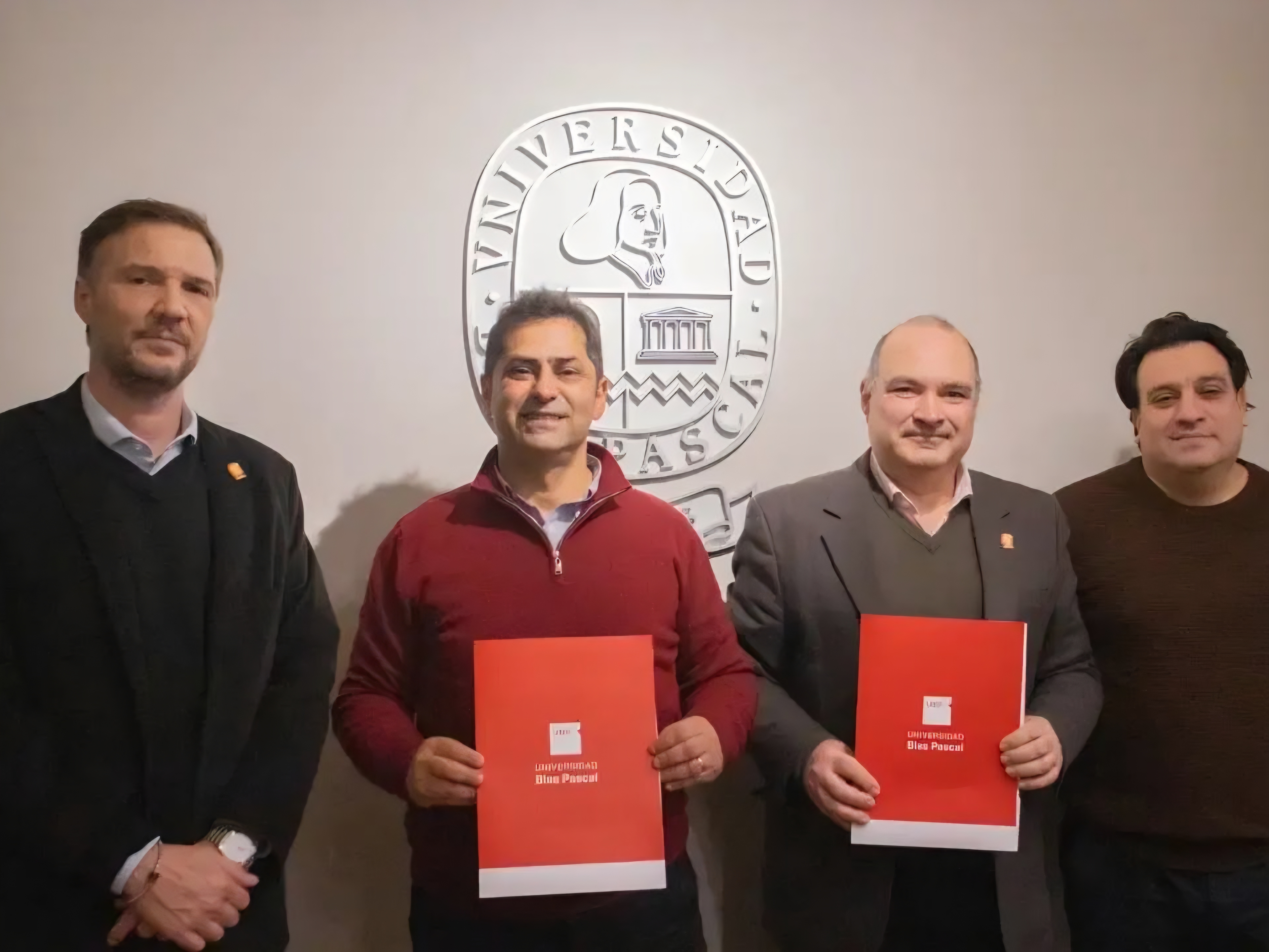 IValle Hermoso firma un convenio con la Universidad Blas Pascal para ampliar oportunidades educativas