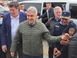 En Huerta Grande el gobernador Llaryora anunció la entrega de fondos para obras y compra de un camión compactador
