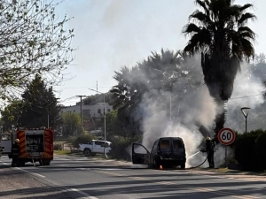 Un veh&iacute;culo se incendi&oacute; por completo en la Ruta 38