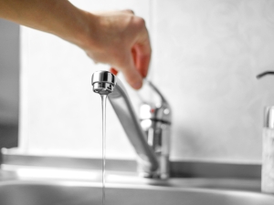 Por reparaci&oacute;n de un ca&ntilde;o, este mi&eacute;rcoles el servicio de agua se ver&aacute; resentido en un sector de La Falda