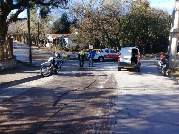 La Falda: motociclista accidentada por escarcha en el pavimento