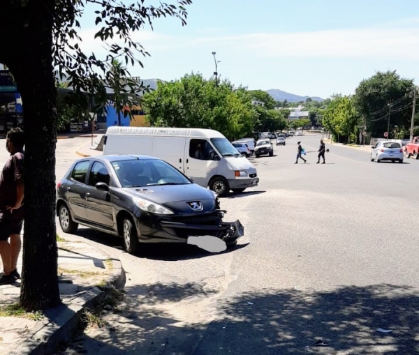 Accidente de tr&aacute;nsito en La Falda, no hubo heridos