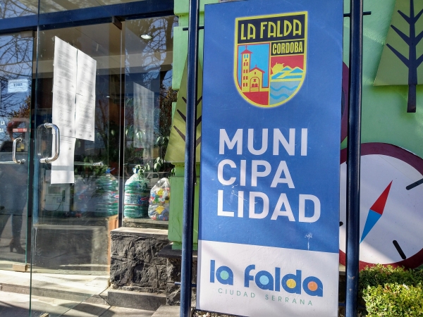 Municipales de La Falda en asamblea de tres horas diarias