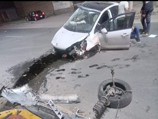 Dos heridos tras un impactante accidente en Cosqu&iacute;n