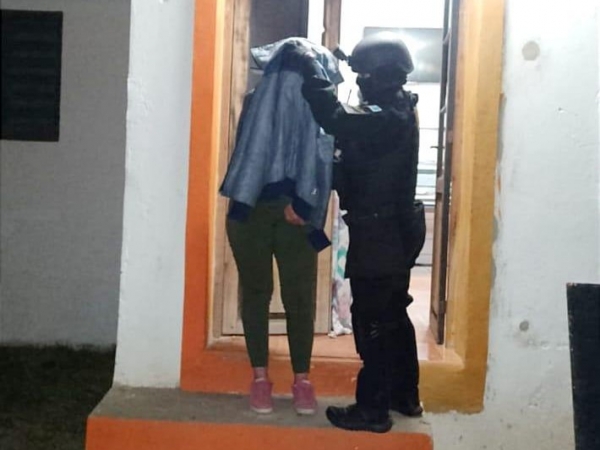 La Cumbre: detuvieron a una pareja que vend&iacute;a drogas en una rotiser&iacute;a