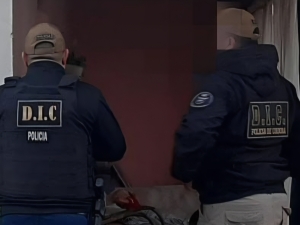 Allanamiento con secuestro y una persona detenida en Huerta Grande